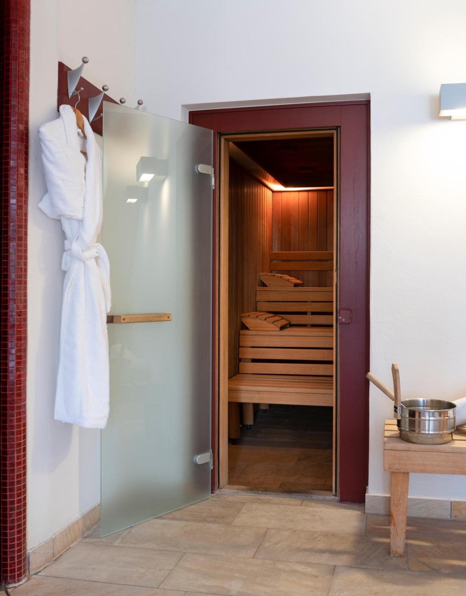 Landhotel 3Kronen Adelsdorf 外观 照片