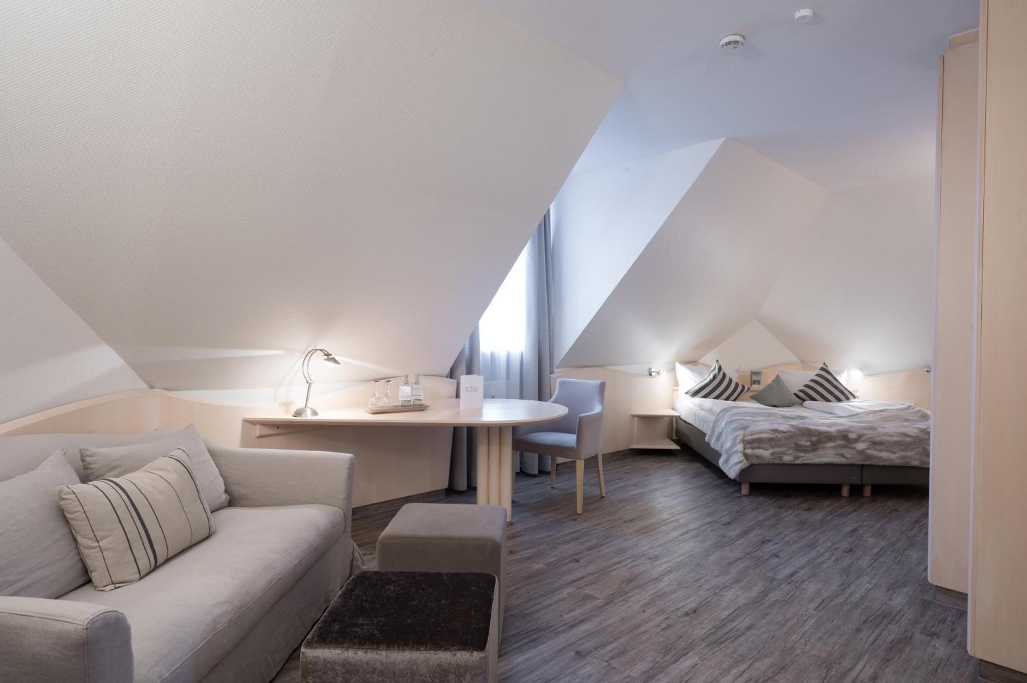 Landhotel 3Kronen Adelsdorf 外观 照片