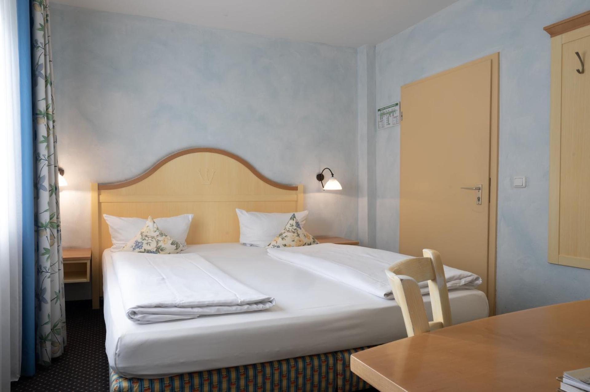 Landhotel 3Kronen Adelsdorf 外观 照片