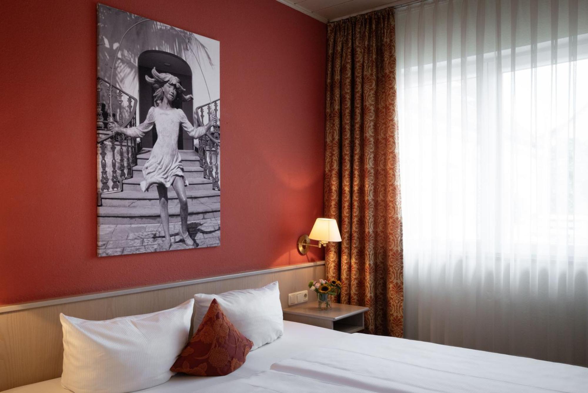 Landhotel 3Kronen Adelsdorf 外观 照片